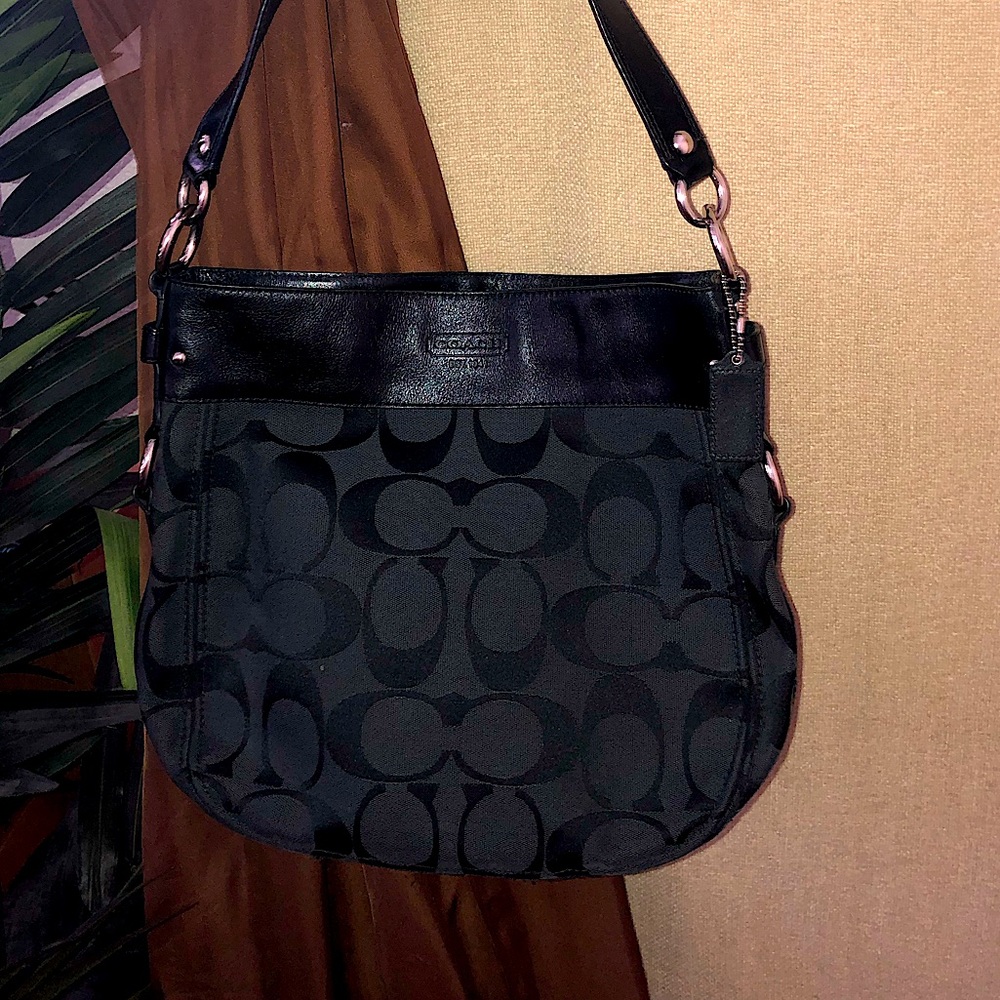 Nice professional coach bag!!